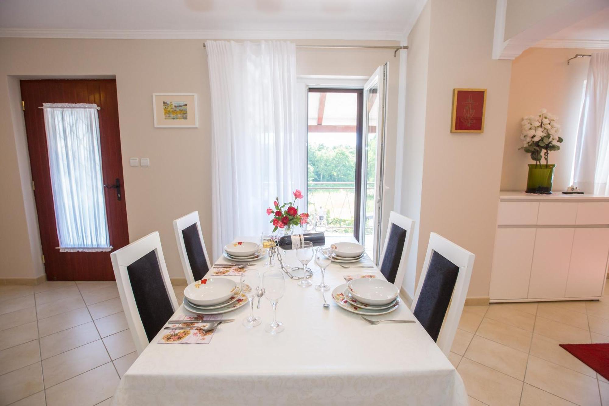 Villa Michelle Karojba Extérieur photo