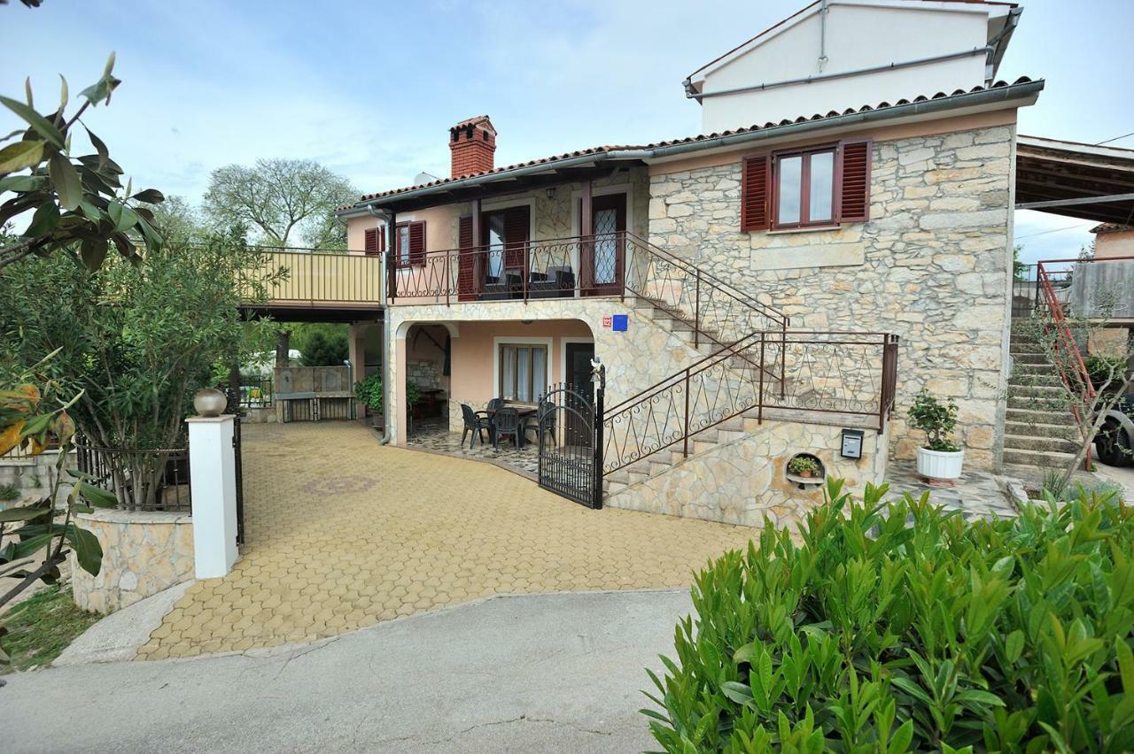 Villa Michelle Karojba Extérieur photo