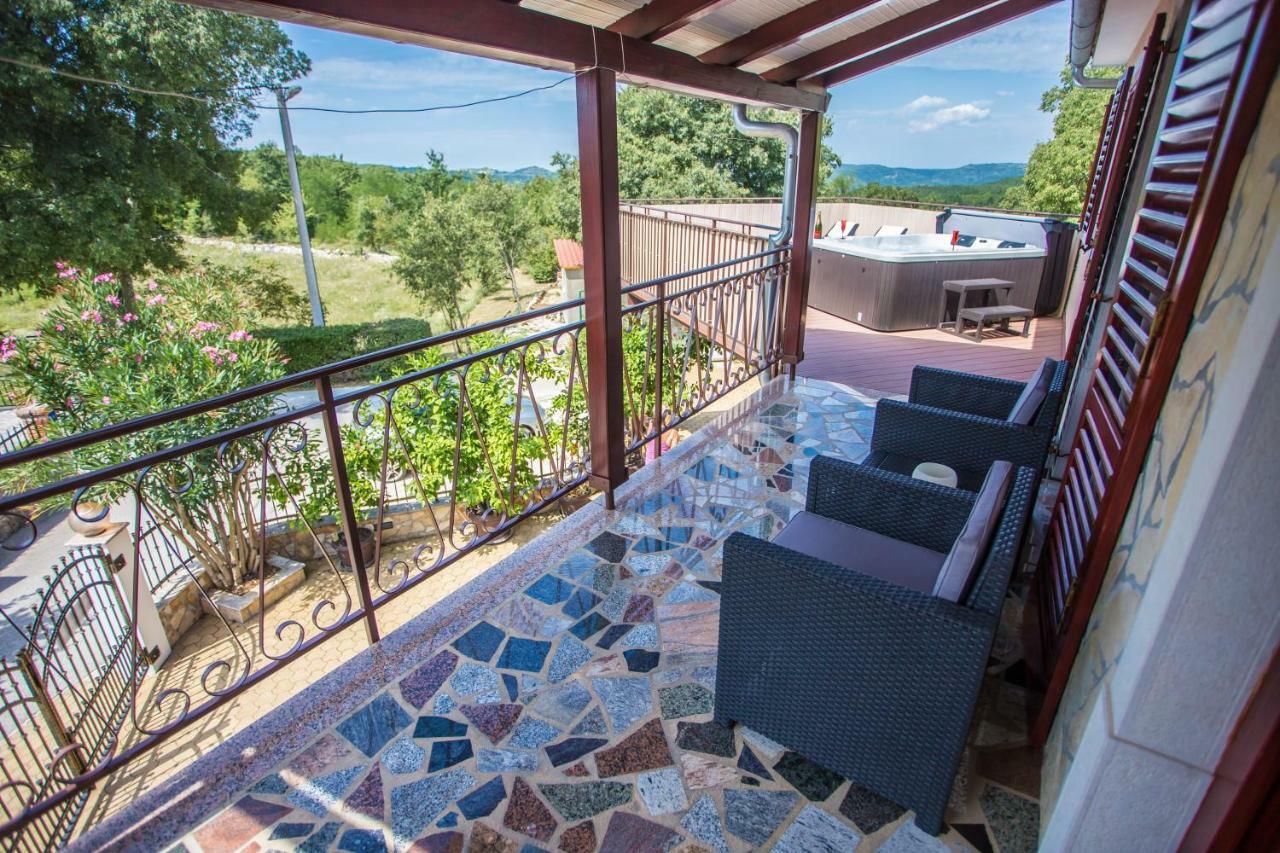 Villa Michelle Karojba Extérieur photo