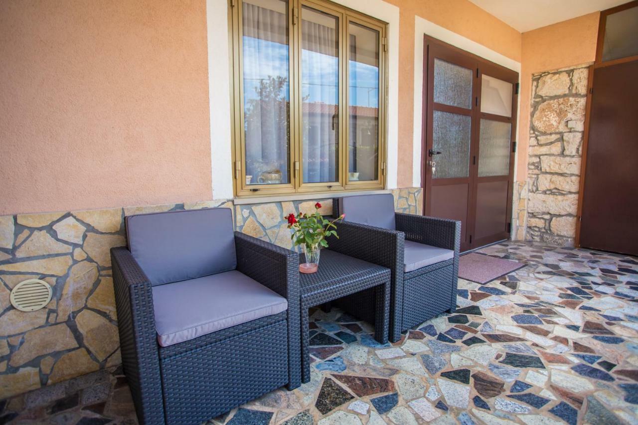 Villa Michelle Karojba Extérieur photo